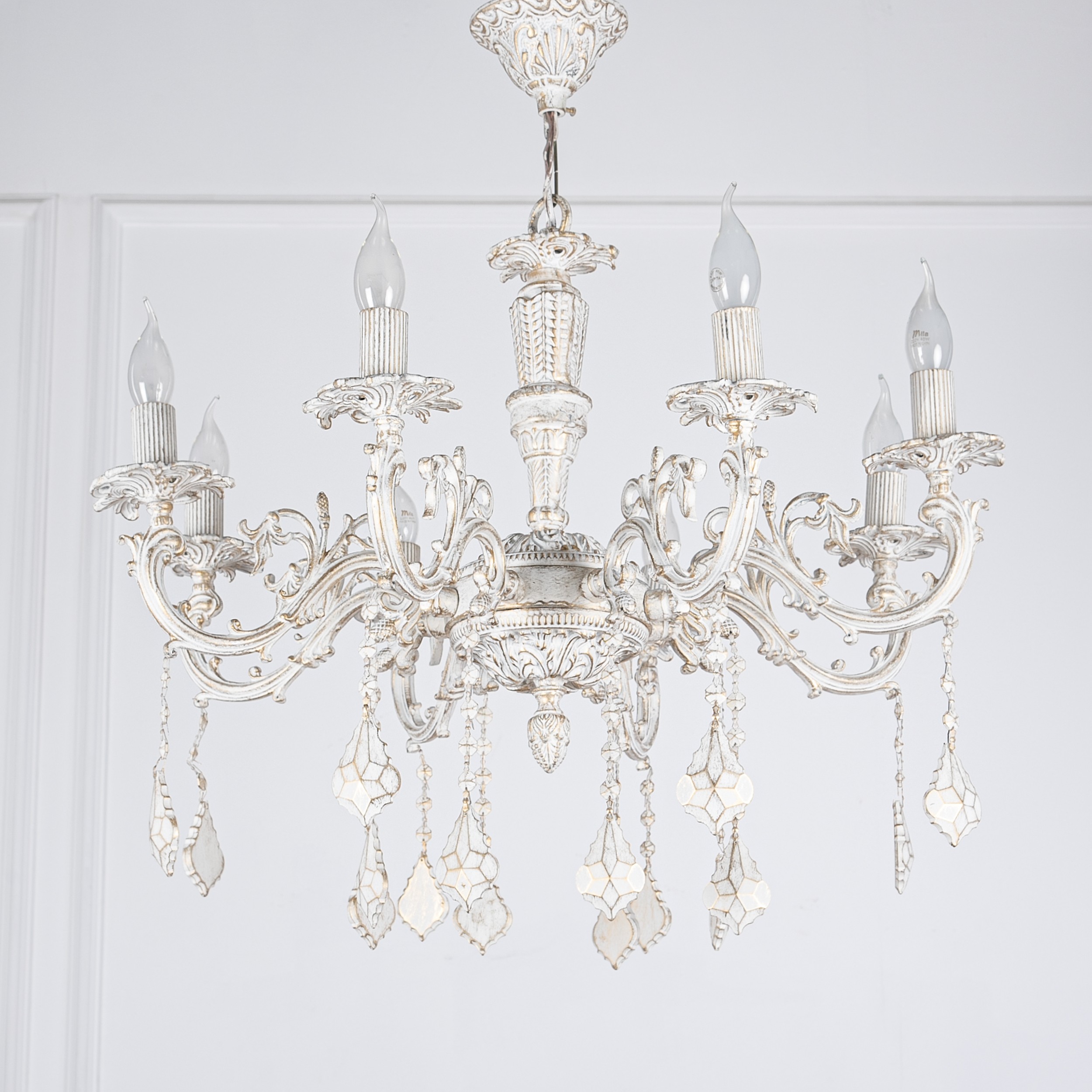 italiano 8 Lights White Chandelier