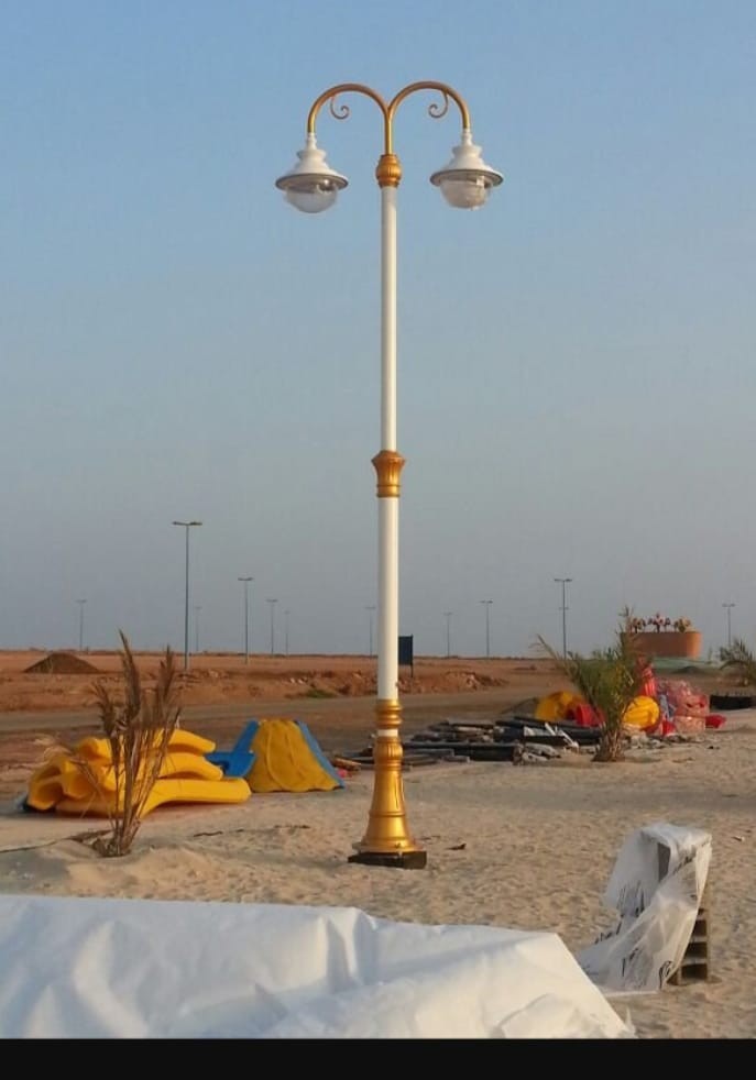 white street lamp